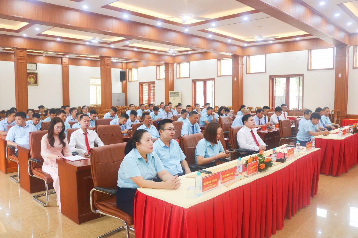 Đảng ủy Công ty Chế biến than Quảng Ninh: Tổ chức kết nạp đảng viên mới